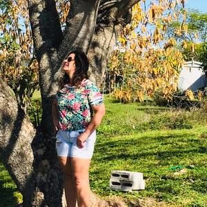 Meet your Posher, Dina